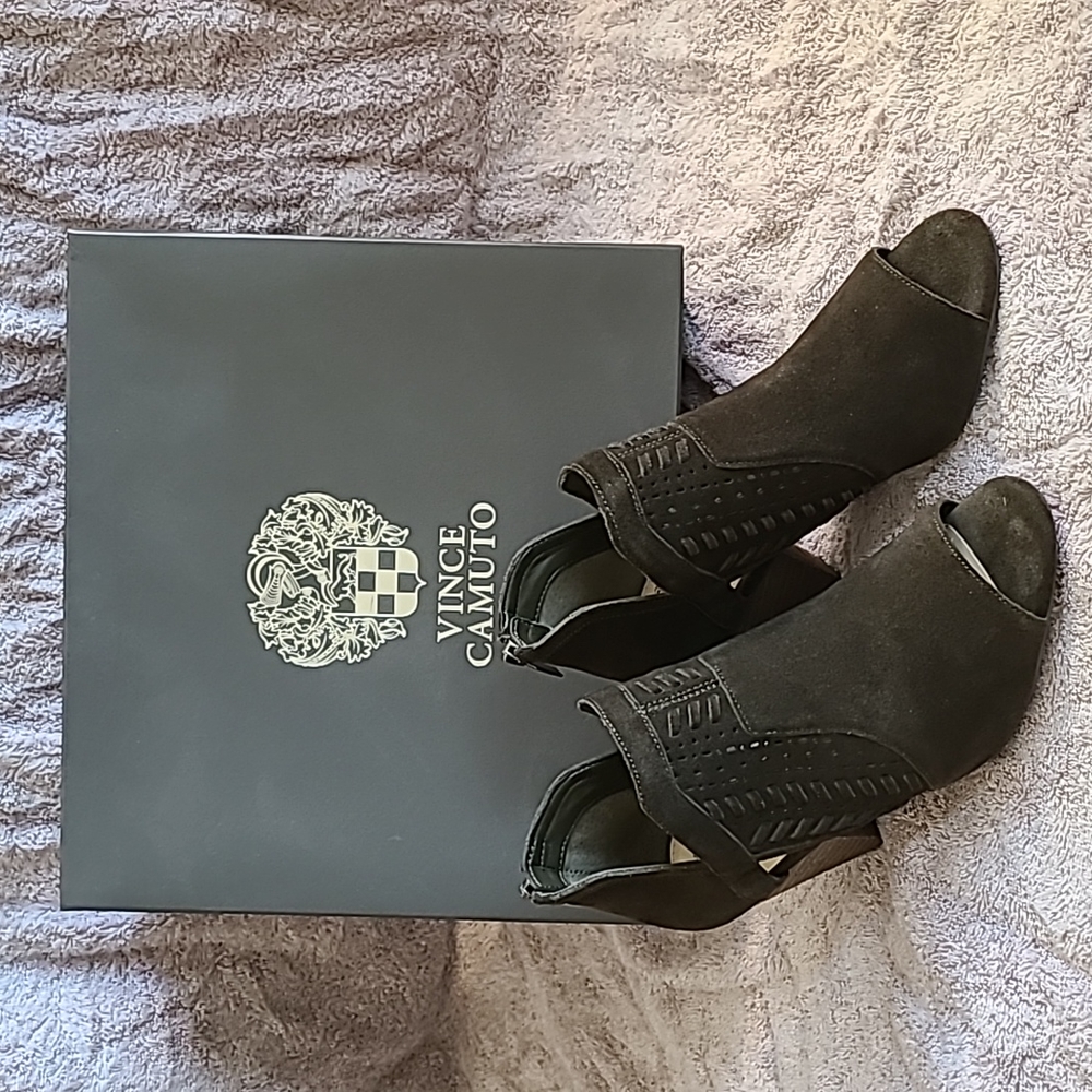Vince Camuto Verona - Picture 1 of 8